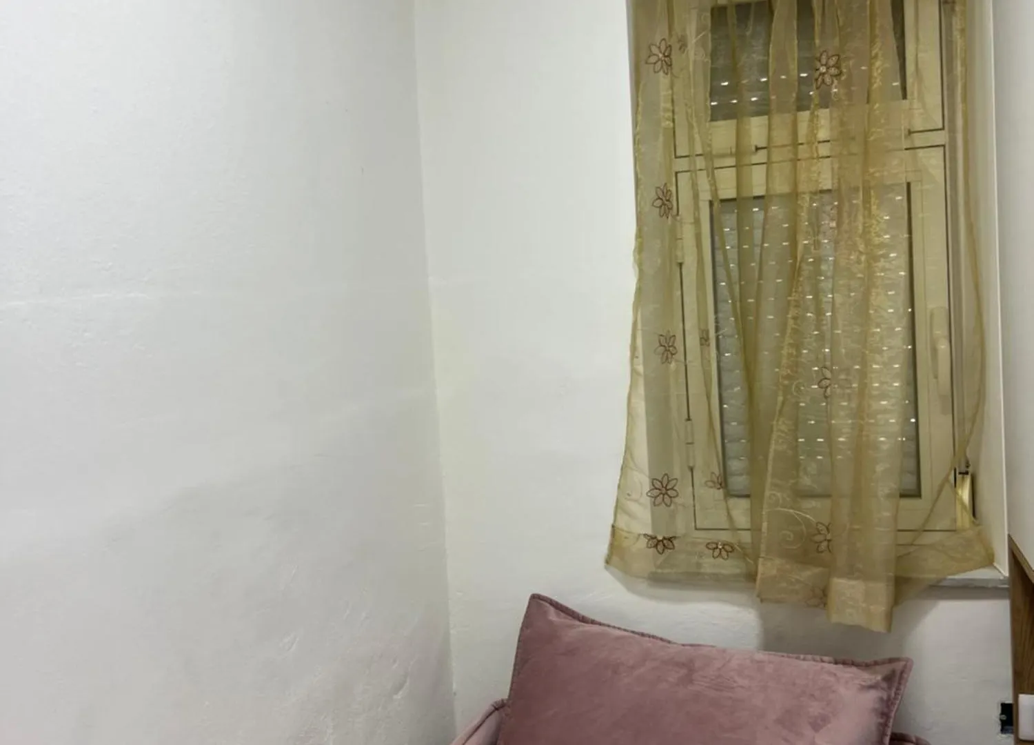 아파트 Bright & Roomy Myslym Shyri 티라나